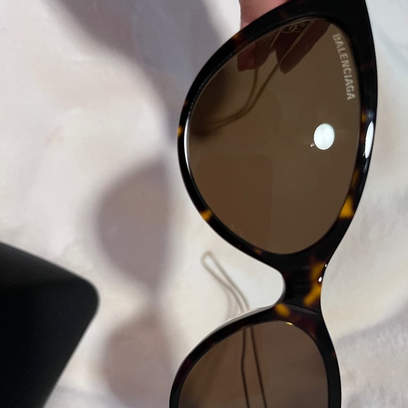Balenciaga Cateye sunglasses - Picture 1 of 2